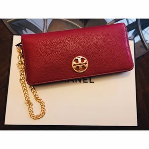 *sold* NWOT tory burch | chelsea wristlet pouch